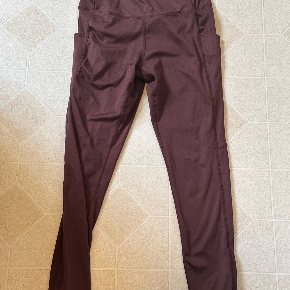 Aventura Maroon Leggings